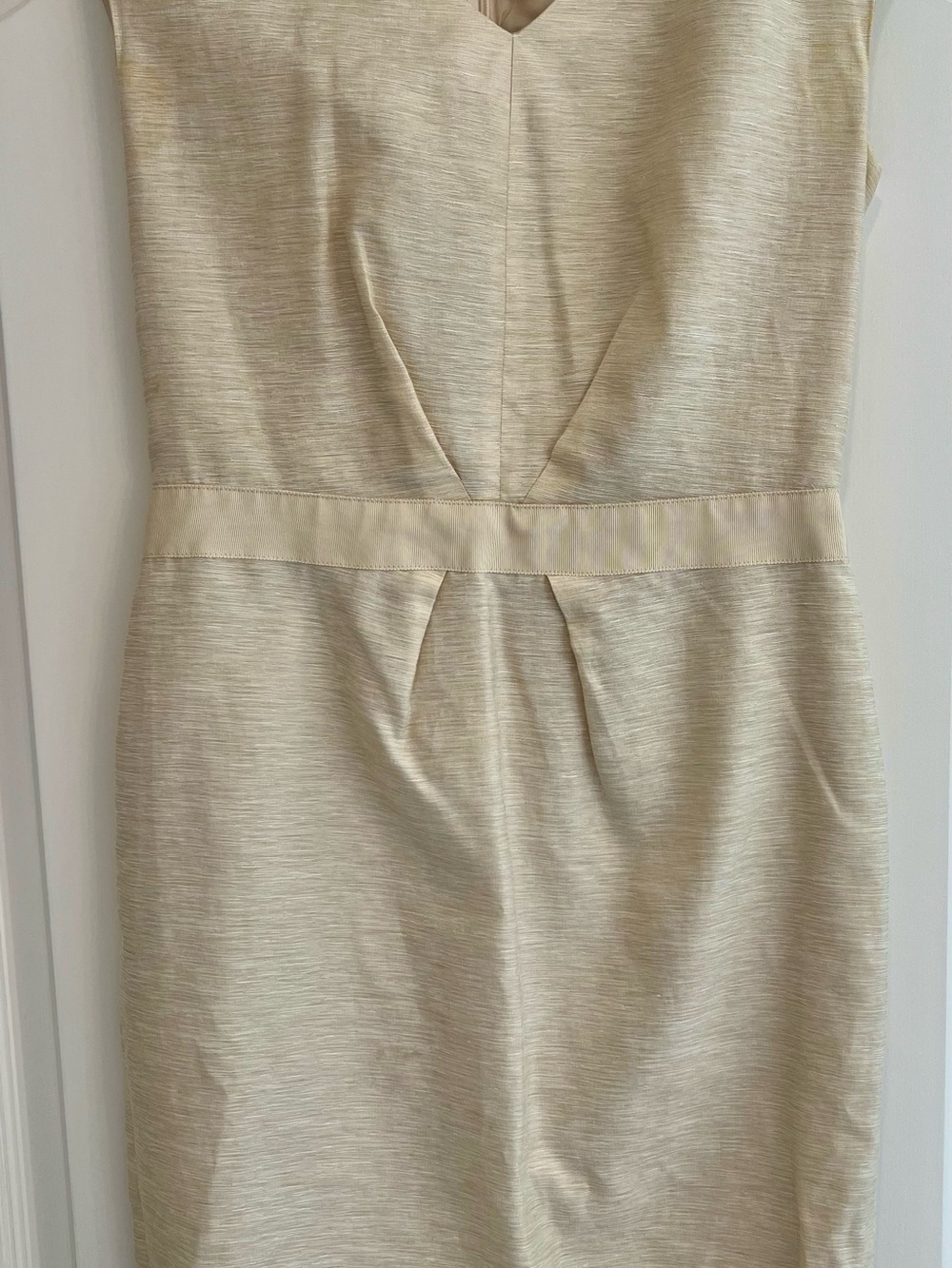 Brooks Brothers Cream Sheath Dress with V-Neck and Waistband